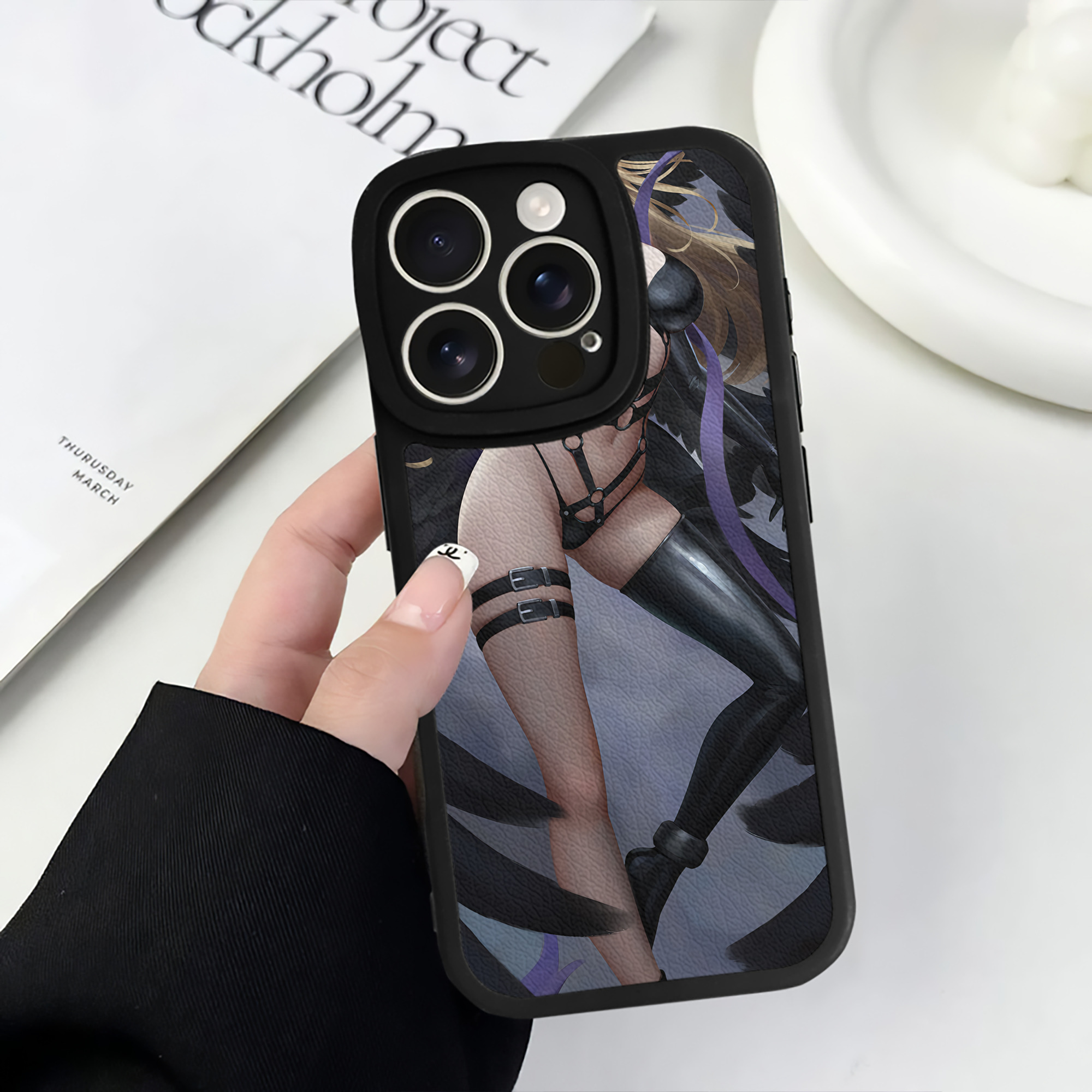 （画像用） Digimon デジタルモンスター/デジモン 【iPhone 16シリーズ対応】シリコンスマホケース（レザー調） 材質：シリコン